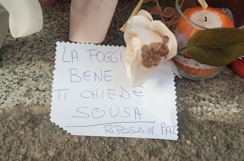 Foggia, mesto pellegrinaggio davanti al negozio della tabaccaia uccisa
