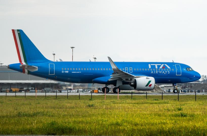 Incubo sul volo da Bari a Milano Linate: oltre 6 ore di ritardo, disagi per i passeggeri