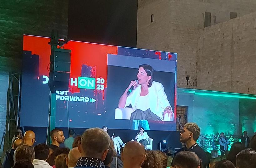 Bisceglie, Elly Schlein a DigithOn: «Non si può continuare a morire lavorando»