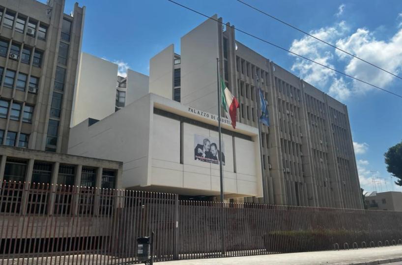 Lecce, l’indagine sul pm onorario: «Soldi e favori dalla Asl»