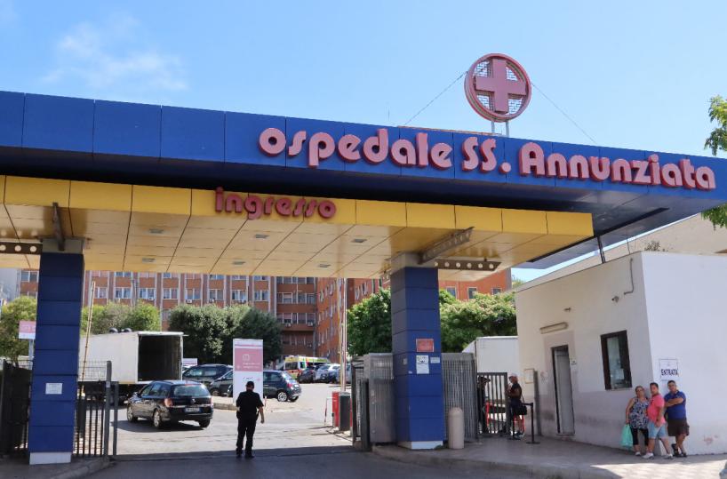 Crispiano, donna 53enne annega nella piscina della sua villa: indagano i carabinieri