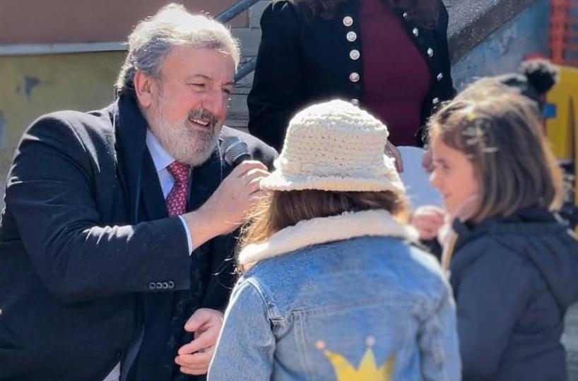 «Senza scuola non si realizzano i sogni», il messaggio di Emiliano per gli studenti pugliesi