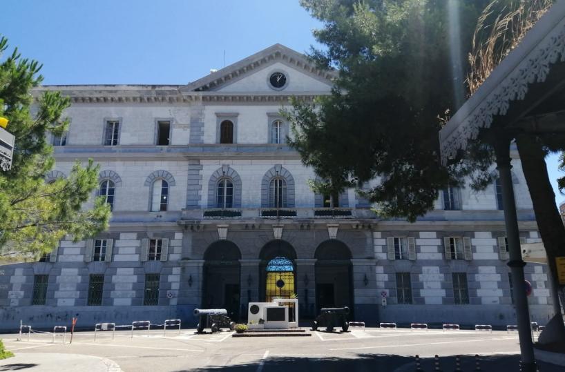 Taranto, gli appalti della Marina«decisi» alle feste cantando«La società dei magnaccioni»