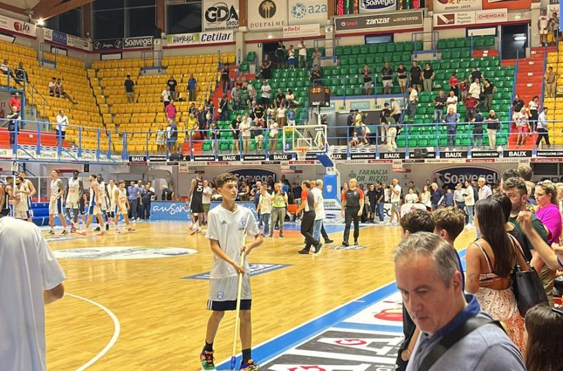 Al PalaPentassuglia Happy Casa Brindisi - Gevi Napoli: 94 a 89