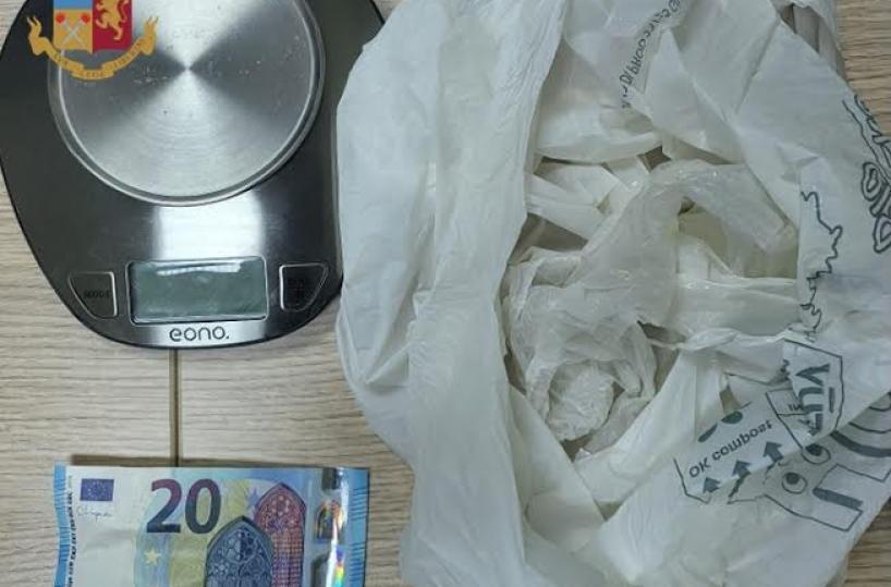 Taranto, era ai domiciliari ma continua a spacciare: 52enne nuovamente arrestato