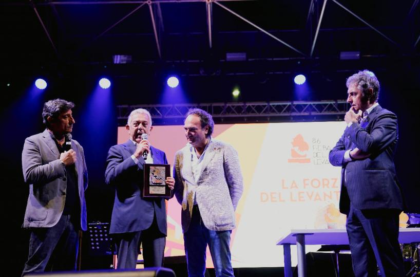 A Francesco Maldarizzi il premio Caravella D’Oro Sandro Ambrosi «Lo dedico ai miei collaboratori»