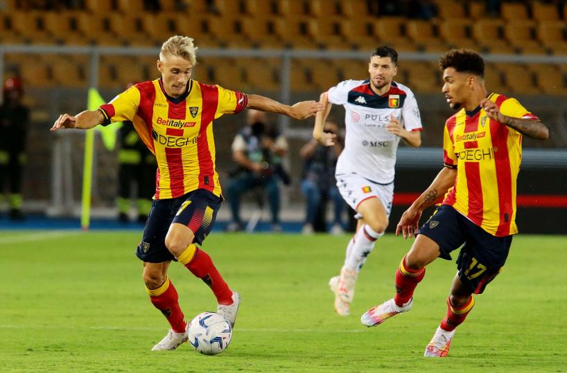 Calcio, al Via del Mare il match Lecce-Genoa finisce 