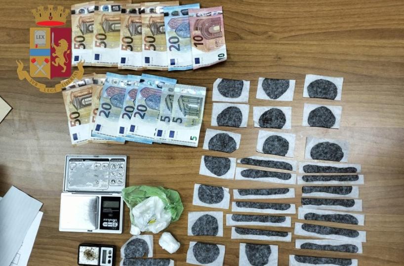 Taranto, una piazza di spaccio nell'enoteca: arrestati due fratellastri di 33 e 27 anni