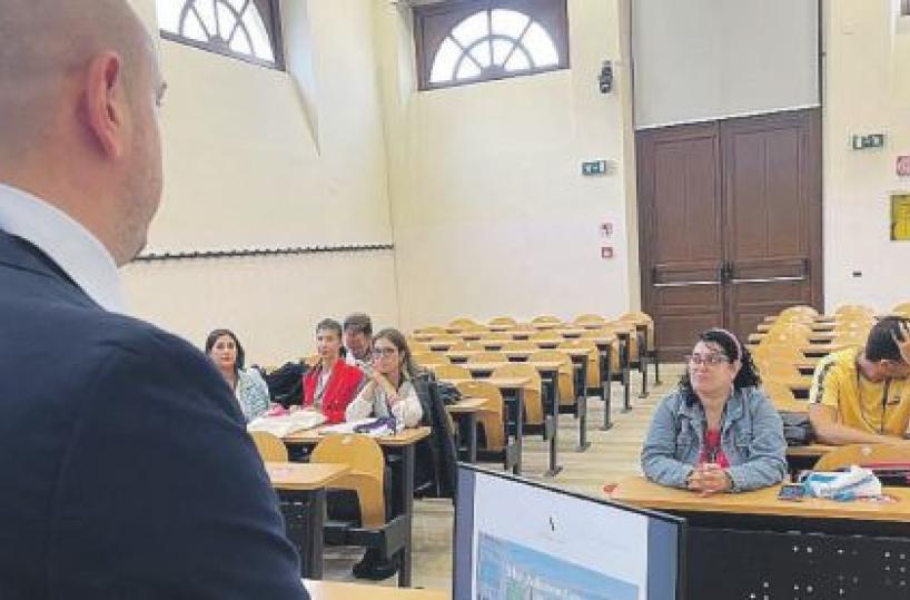 Foggia, neolaureati a caccia di idee: «Vediamo che svolta dare...»