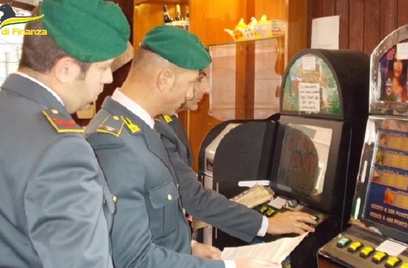 Gioco illegale a Taranto, Fiamme Gialle scoprono evasione fiscale per 700mila euro