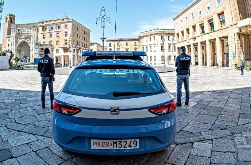 Lecce, minaccia e sputa addosso a due poliziotti: arrestato 39enne