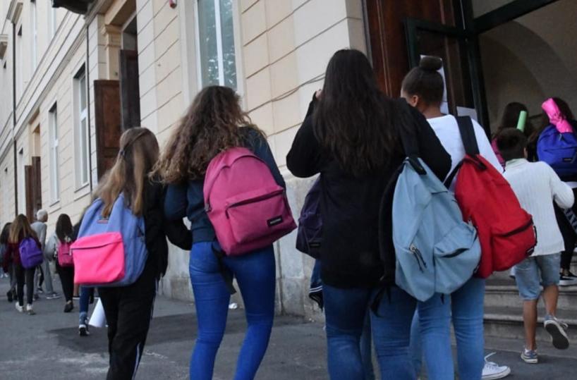 Professori aggrediti e derisi, un lungo stillicidio con le radici nella storia