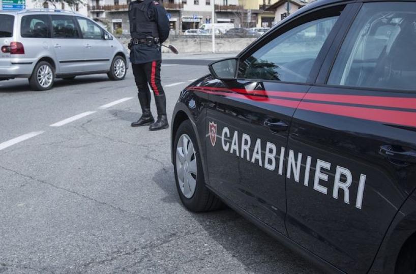 Lecce, 20enne ai domiciliari con un permesso per studiare spaccia vicino a scuola: in carcere