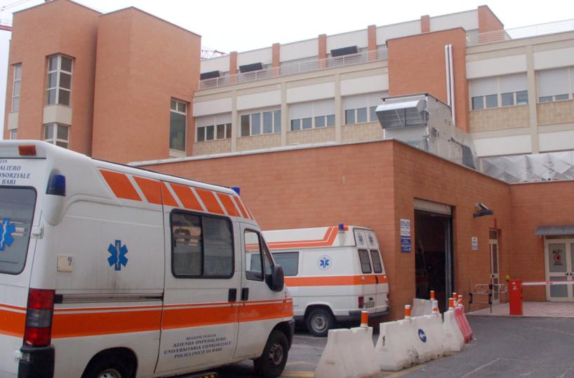 Bari, multato per aver lavorato troppo durante il Covid: primario scrive a Mattarella 