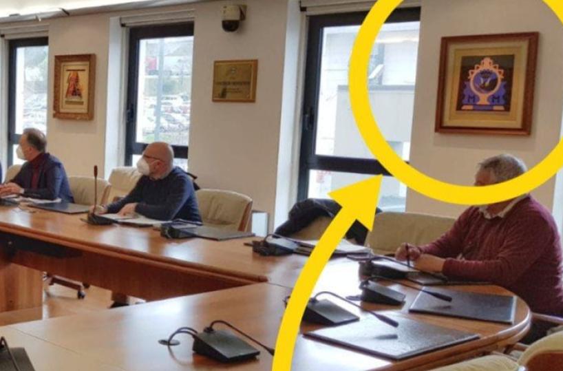 Matera, lo stemma originale di Depero nella sala Giunta della Regione: Bennardi lo vuole al museo 