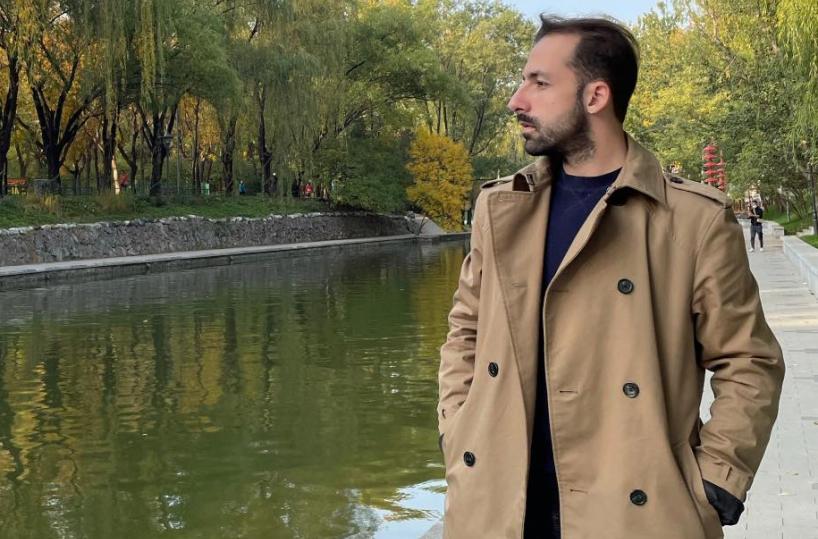 Giovane di 29 anni originario del Tarantino muore a Shanghai. Le autorità cinesi: «Suicidio», la famiglia chiede approfondimenti