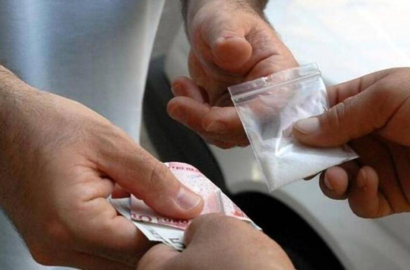 Bari, adolescenti spacciano nel cuore della movida