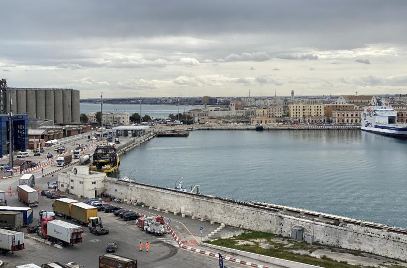 Energia «green» nel porto di Bari, la Sovrintendenza frena l’impianto