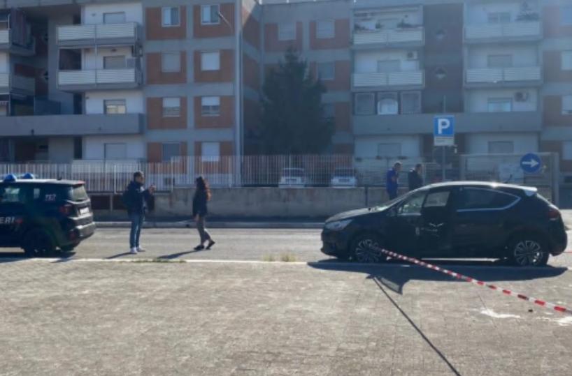 Donna accoltellata dall'ex a Monopoli: le condizioni restano molto gravi