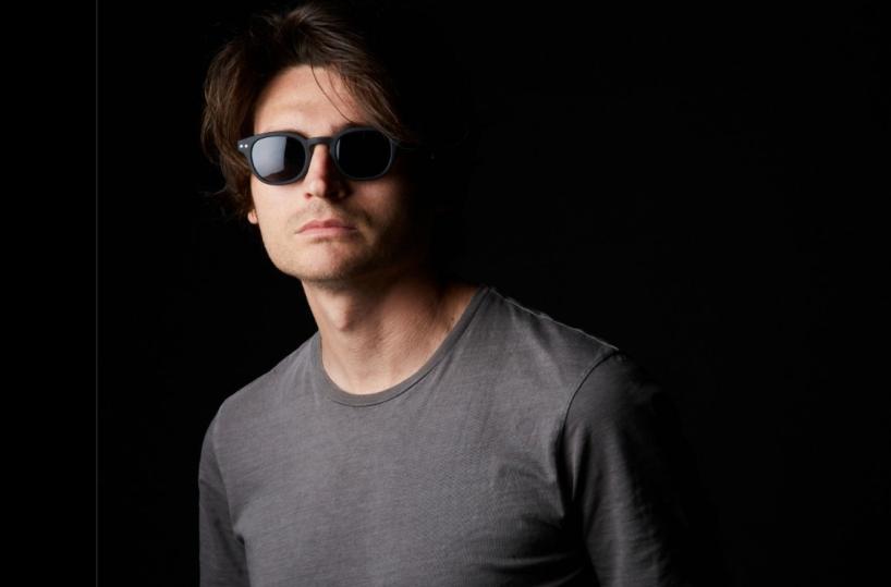 Angelo Duro torna a Bari con &ldquo;Ho tre belle notizie&rdquo;: risate scorrette e sorpresa assicurata