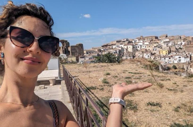 La regista spagnola e la lunga vacanza a Grottole: «Qui ho scoperto un paradiso»