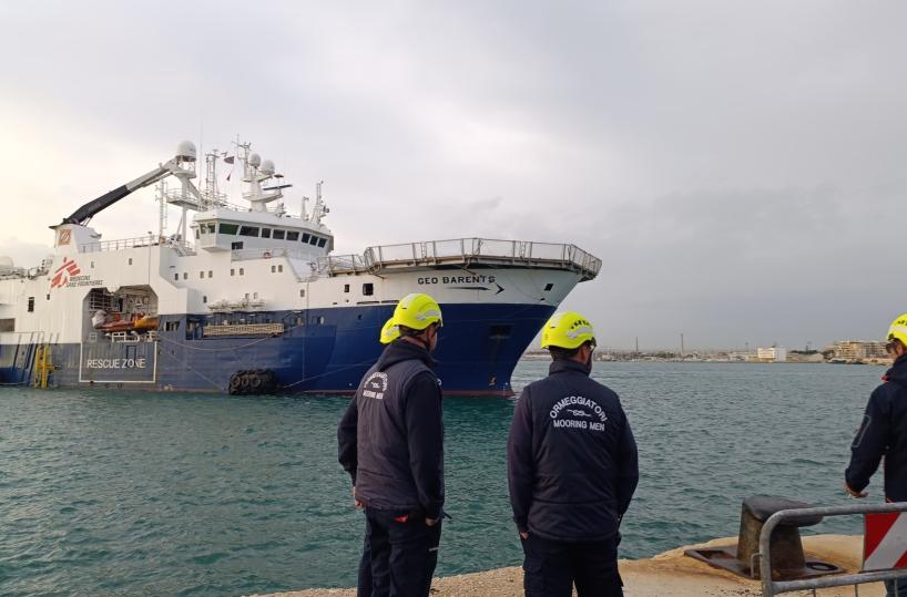 Bari, arrivata in porto la nave Geo Barents con 30 migranti a bordo dal Bangladesh