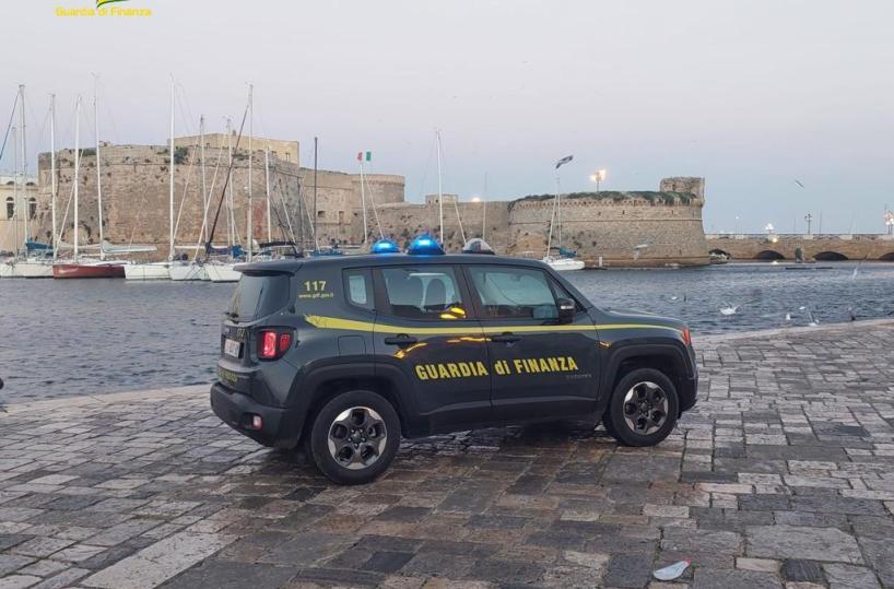 Sequestrate slot machine e apparecchiature da gioco illegali nel Sud Salento