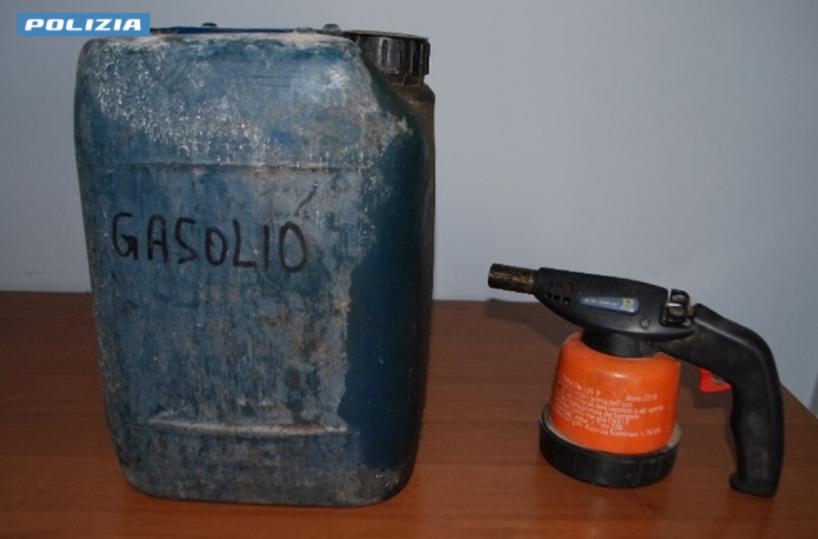 Nardò, brucia la macchina di un uomo con cui aveva avuto liti in passato: denunciato