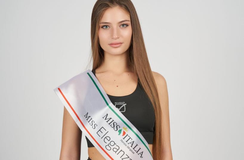 La foggiana Chiara Viscillo è Miss Italia Eleganza 2023