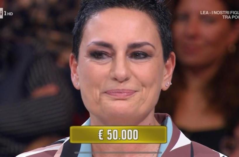 «Affari Tuoi», puntata sfortunata per la vigilessa leccese: torna a casa a mani vuote