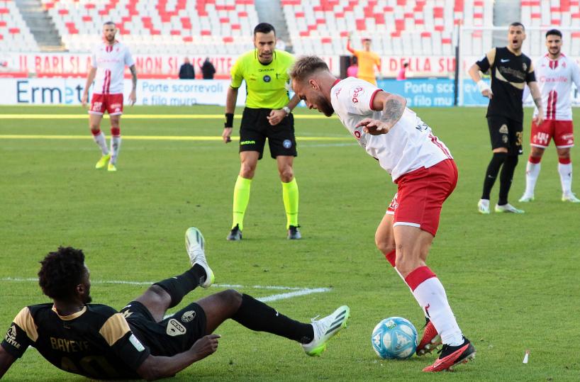 Pietro Maiellaro: partita chiave, il Bari deve solo vincere 