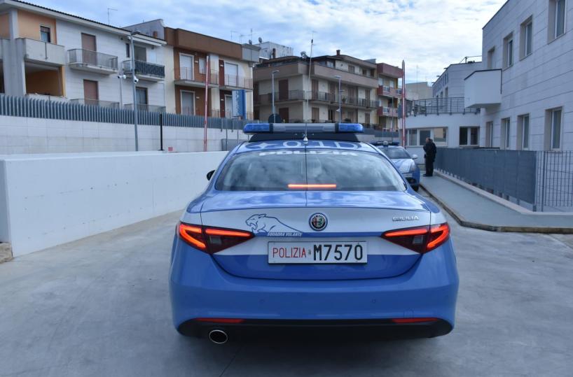 Andria, intera famiglia sorpresa a rubare olive: arrestati marito e moglie, denunciato il figlio