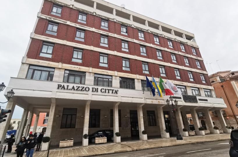 Barletta, il Palazzo di Città, foto Calvaresi