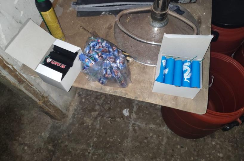 Lecce, detenzione illegale di esplosivi: in arresto 28enne