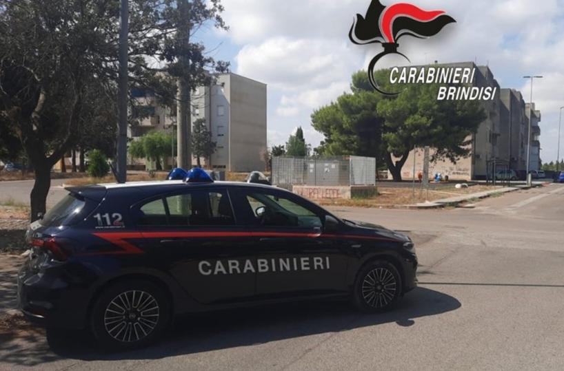 Stava piazzando bomba vicino a un bar, minorenne arrestato a San Pietro Vernotico
