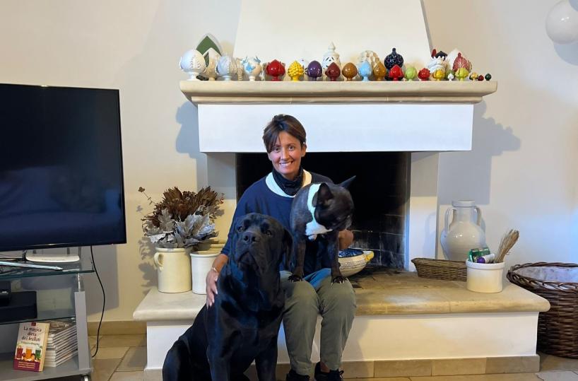 Da Speziale in Puglia la storia di Dina e dei suoi 3 cani: Totò, Omar e Camilla
