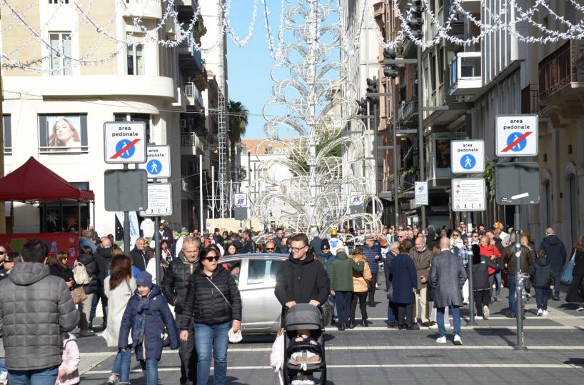 Shopping di Natale, a Bari si va avanti adagio