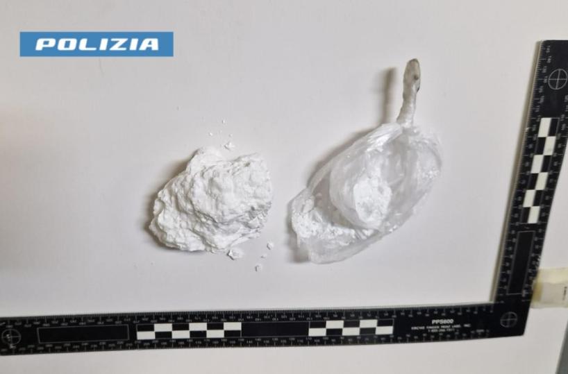 A spasso a Potenza con 50 grammi di cocaina: ventenne in carcere