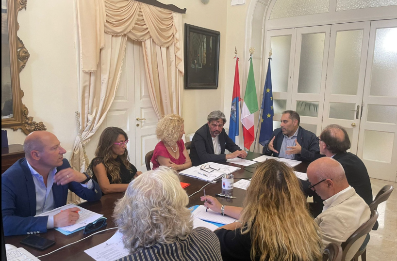 Taranto, giunta Melucci al capolinea: è resa dei conti col sindaco