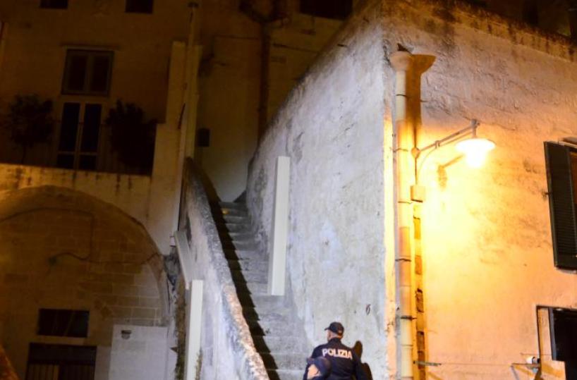 Da Napoli a Matera per ingannare anziani: 3 giovani indagati