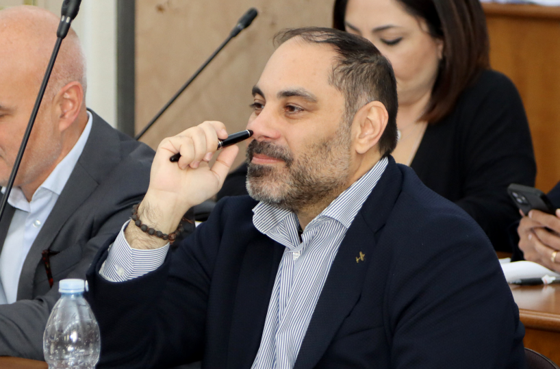 Taranto, «verifica» in Comune. E Melucci perde già i Verdi