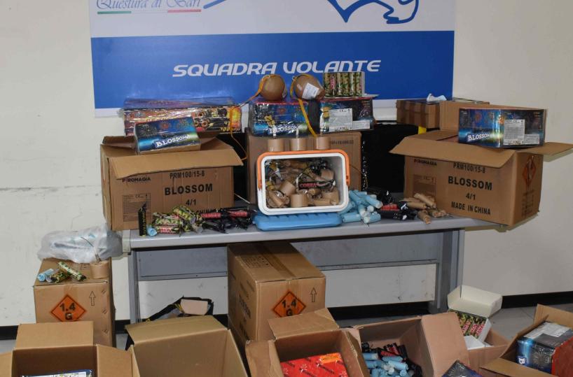 In casa una Santabarbara di fuochi d'artificio: arrestato 21enne