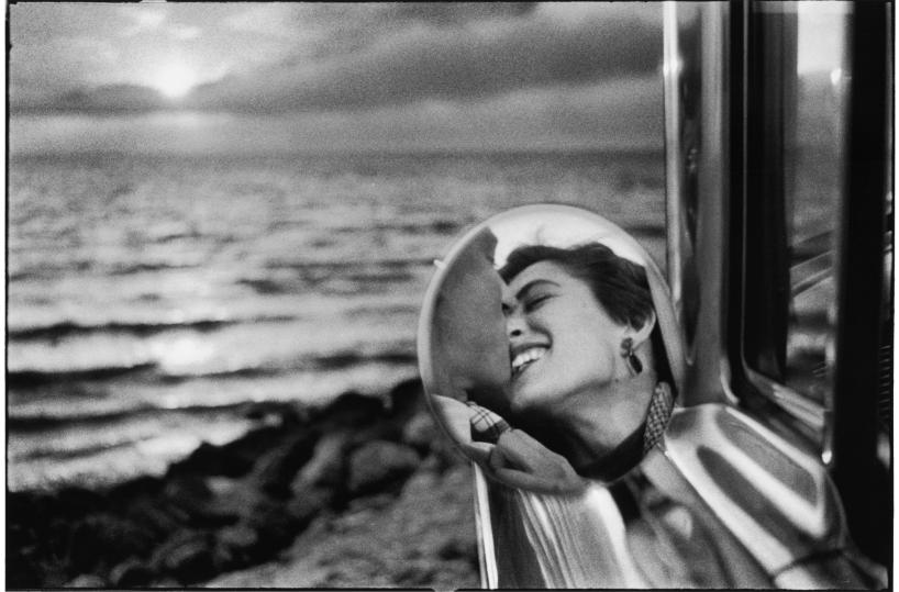 Bari, al Teatro Margherita la mostra con le foto di Elliott Erwitt