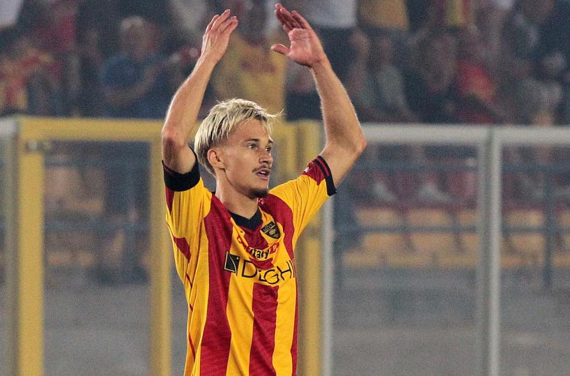 Lecce, sabato in campo contro l'Inter non ci saranno Almqvist e Dermaku 