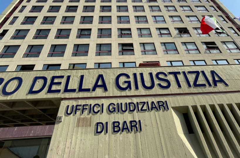 Bari, indagine sui furbetti della scuola: contratti a personale «fantasma»