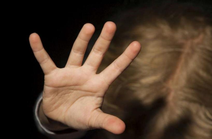 «Mamma violenta e schiava dell’alcool: i bambini siano affidati all’ex», dramma a Bitonto