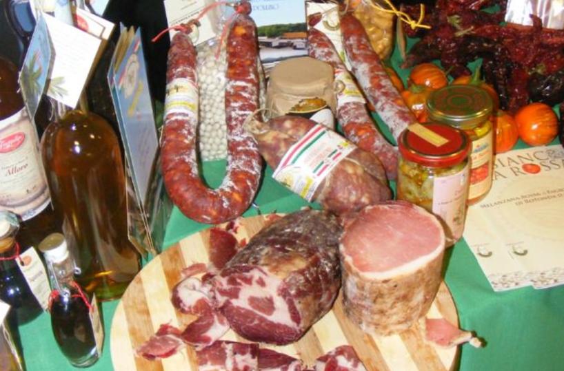Caro Natale in Basilicata, sotto l’albero trionfano i prodotti tipici