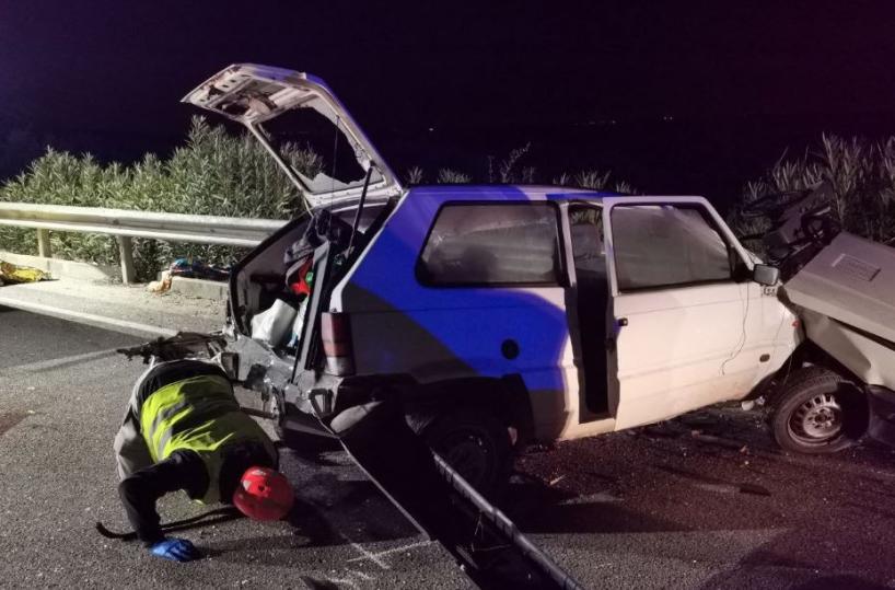 Strade di sangue in Puglia, scontro sulla Barletta-Canosa: un morto e 7 feriti