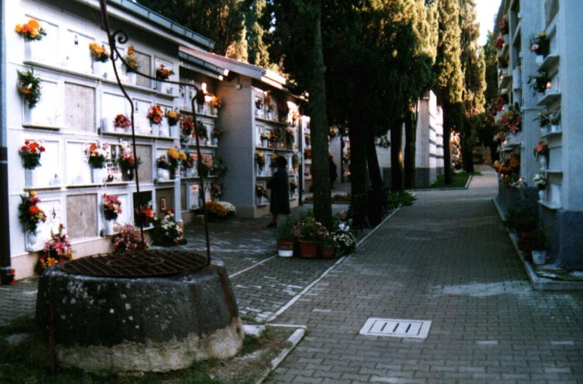 Lampade votive, a Bari il pasticcio del bando sulle tariffe