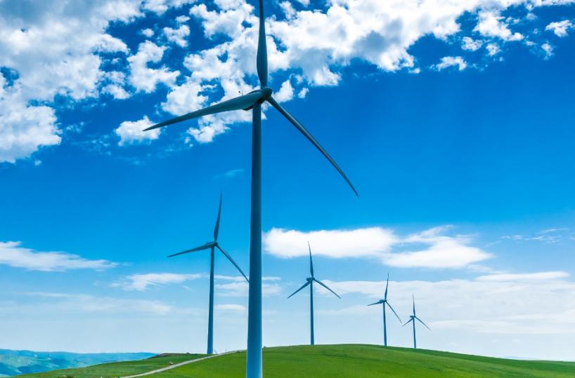 Eolico selvaggio, in Basilicata nuove regole dalla Regione. stop all’utilizzo in aree industriali 